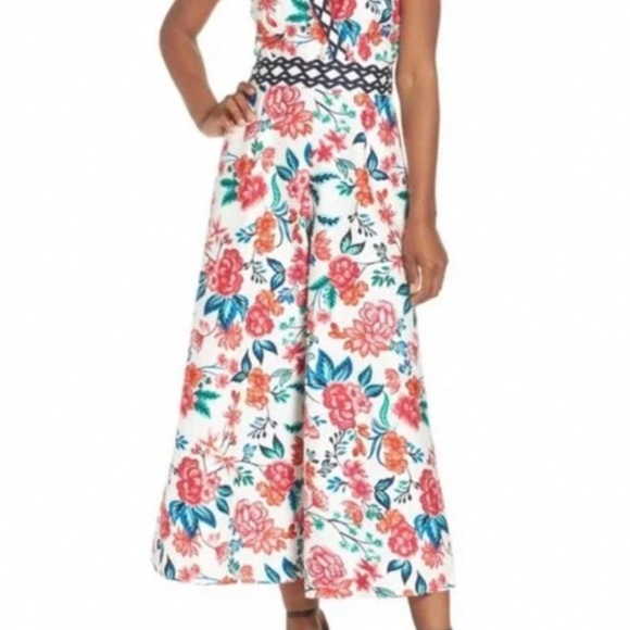 Eliza j - Picture 6 of 7